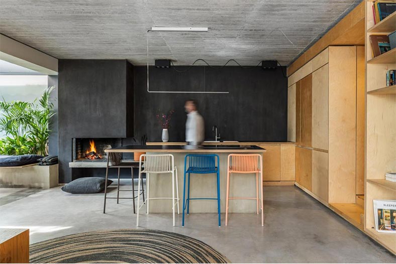  Fytron house