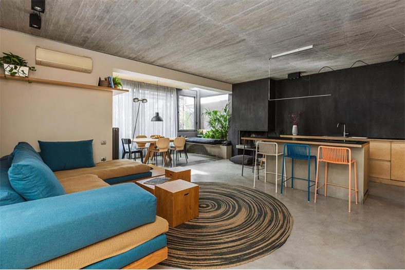  Fytron house